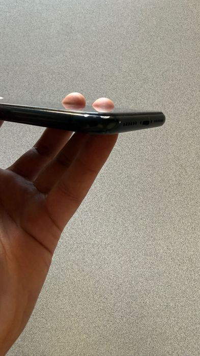 iPhone Xr - 100 % батерия