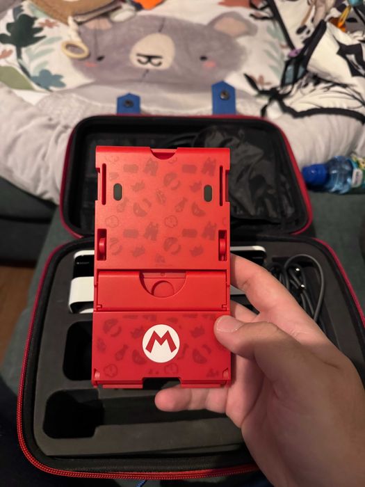 Продавам Nintendo Switch Oled Black&White 10/10, аксесоари и подаръци