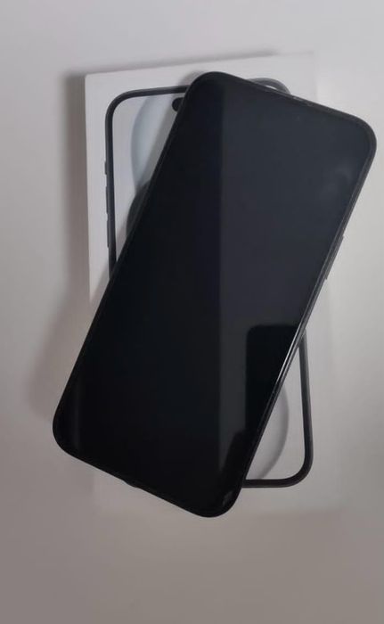 Продам iPhone 15 plus в хорошем состоянии