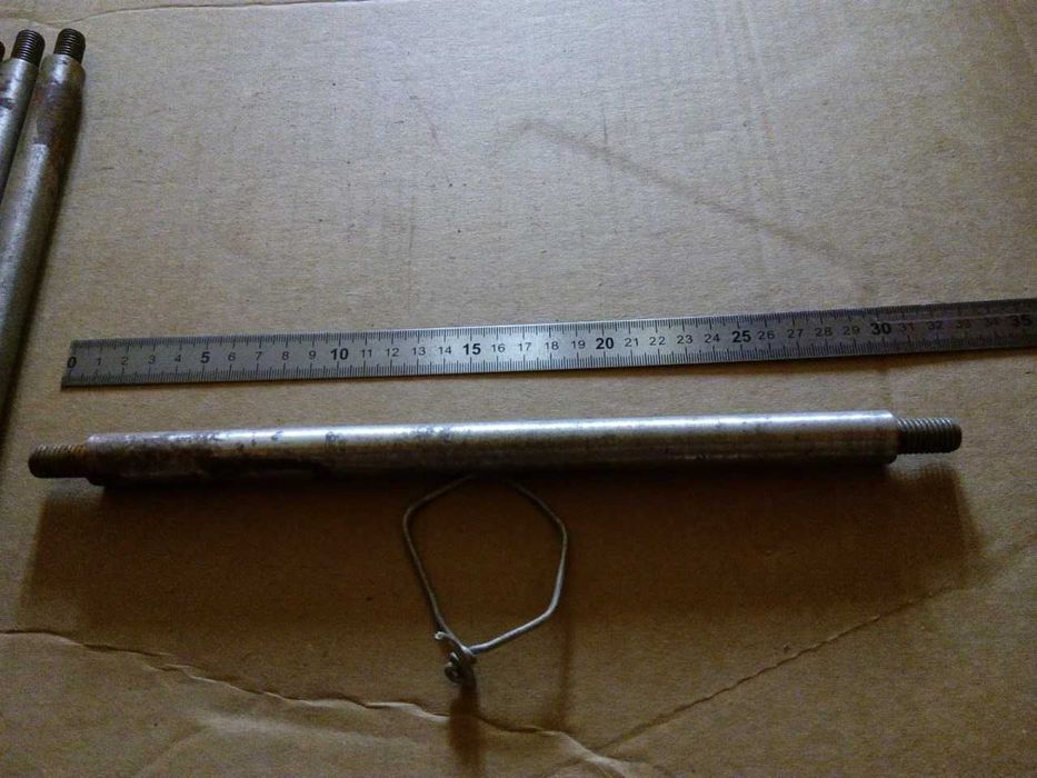 шпильки 6 штук,заводские СССР.