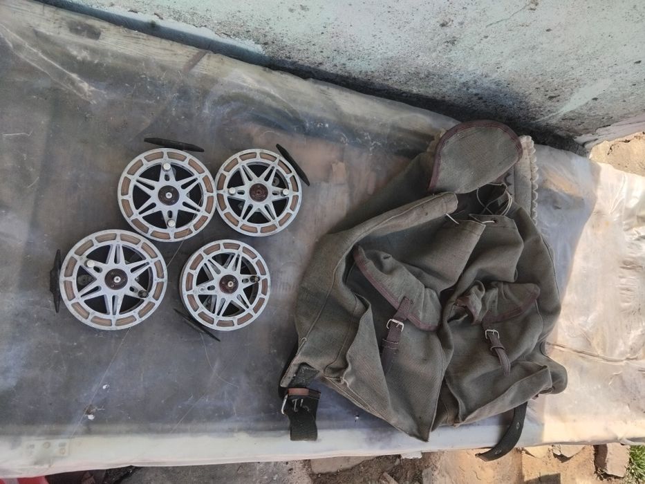 продават се рибарски макари