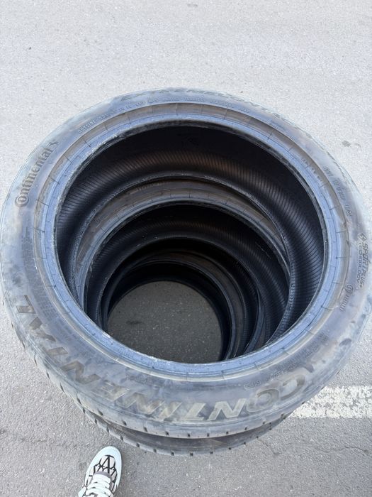 Continental ExtremeContact Sport AllSeason