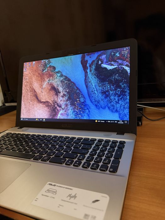 Ноутбук Asus core i5 7 gen