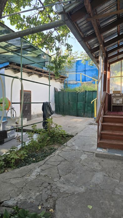 Продаётся дом 10.3 сотки возле реки Бозсув,в городе