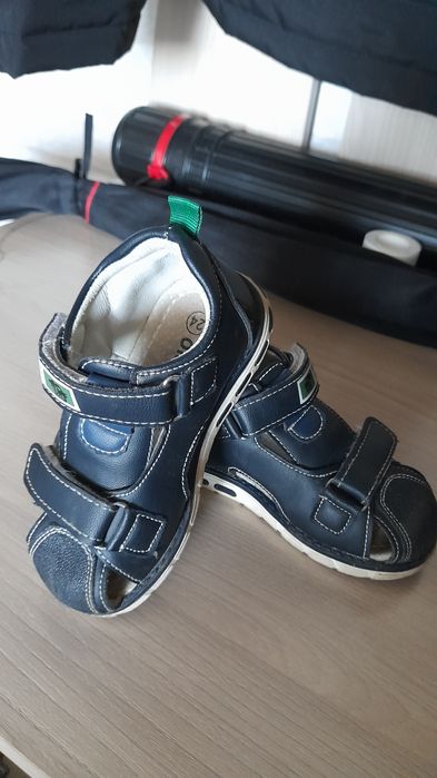 Продам сандалики