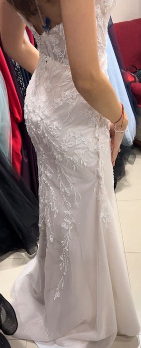 Булчинска рокля тип русалка