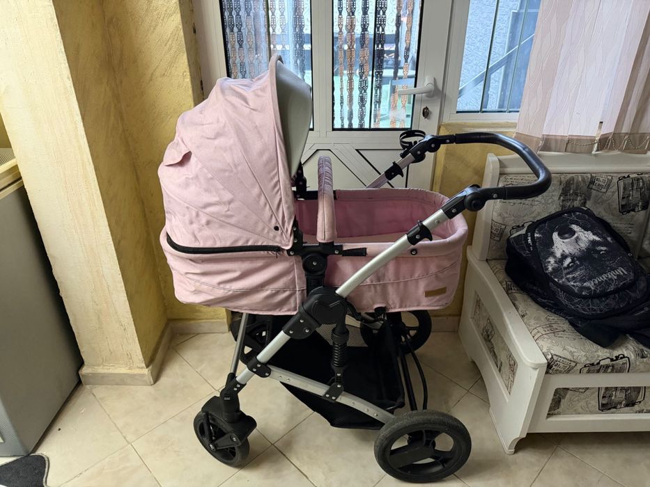 Бебешка количка на Chipolino