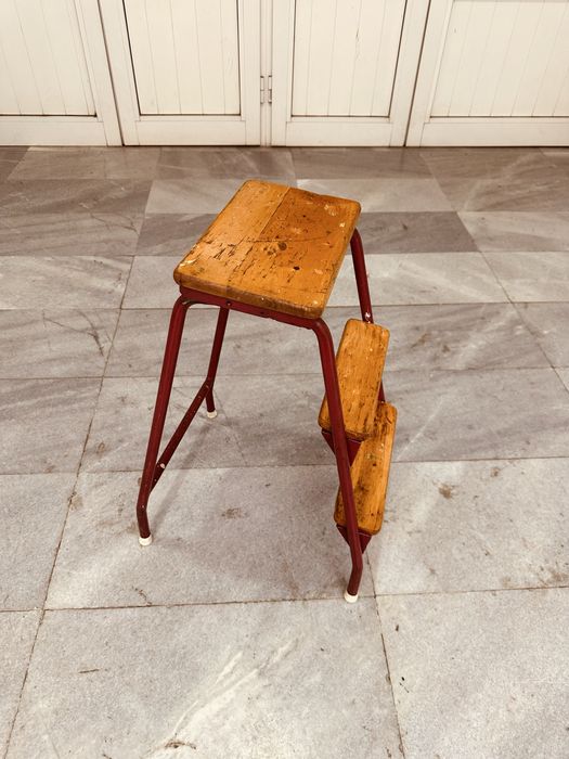 Сгъваема винтидж табуретка / стъпало – метал и масивно дърво