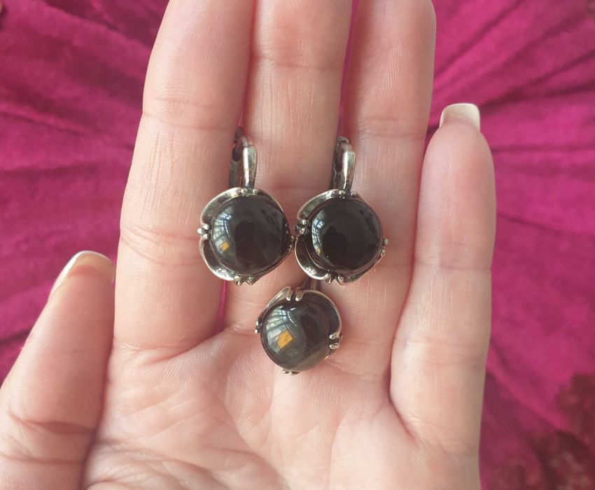 Комплект кольцо и серьги. Агат в мельхиоре.