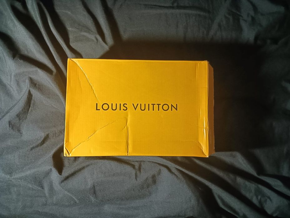 Louis Vuitton blue arch