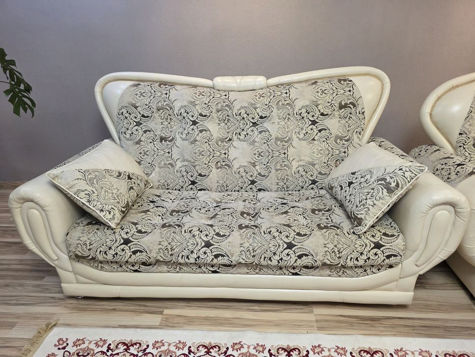 Продам комплект мягкой мебели