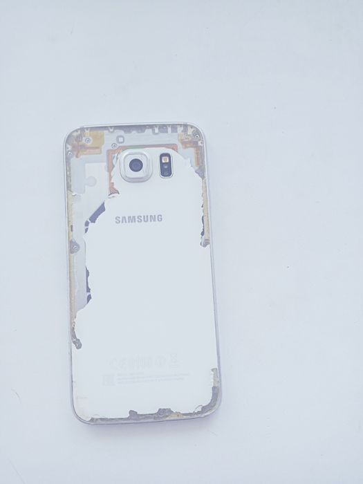 Продам нерабочий телефон