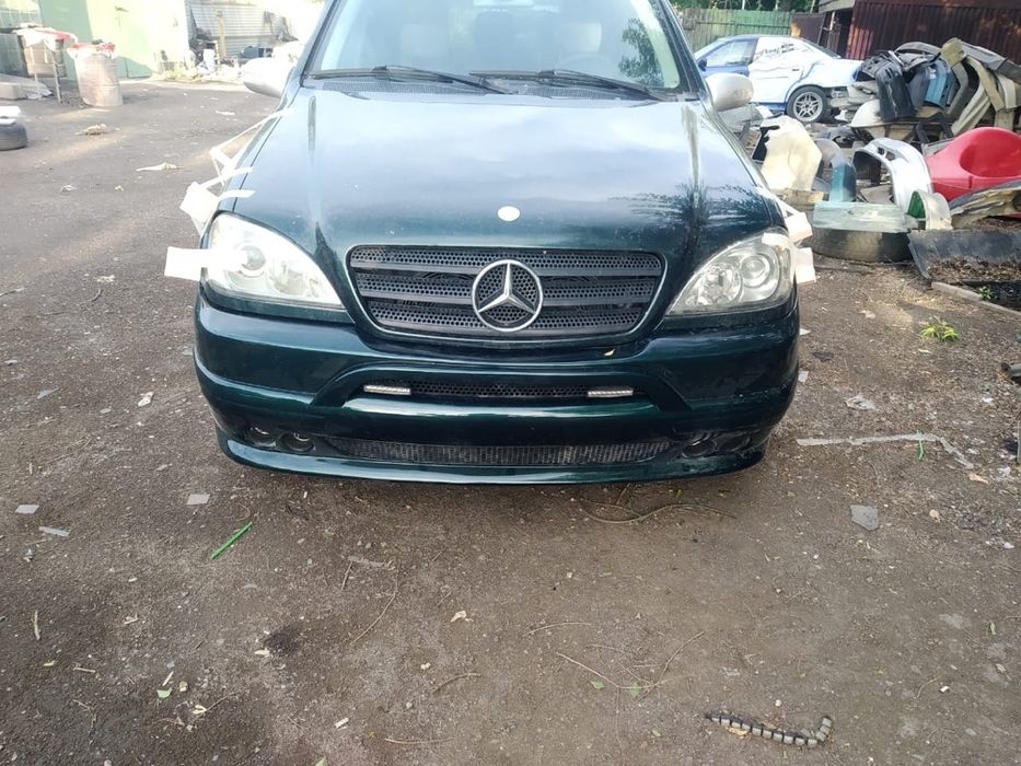 Продам бампер на мерседес ML 163