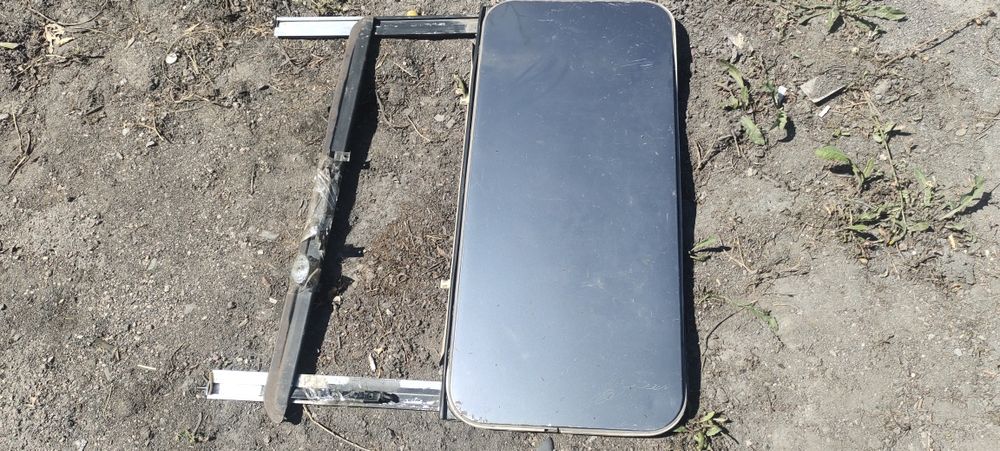 Люк в автомобиль