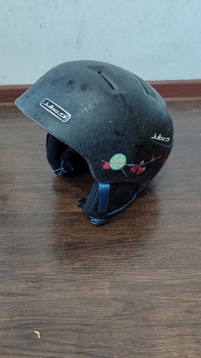 Шлем горнолыжный