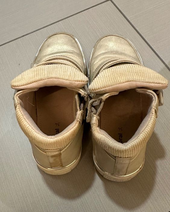 Боти цвят бежово златни на Майорал