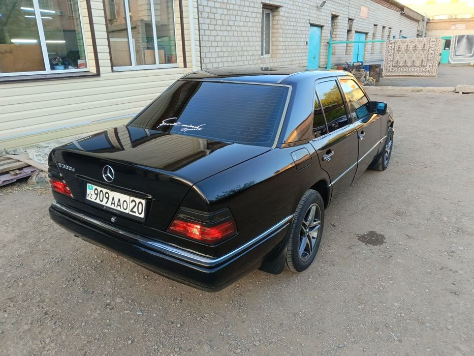 Продам Мерседес w124 3.0