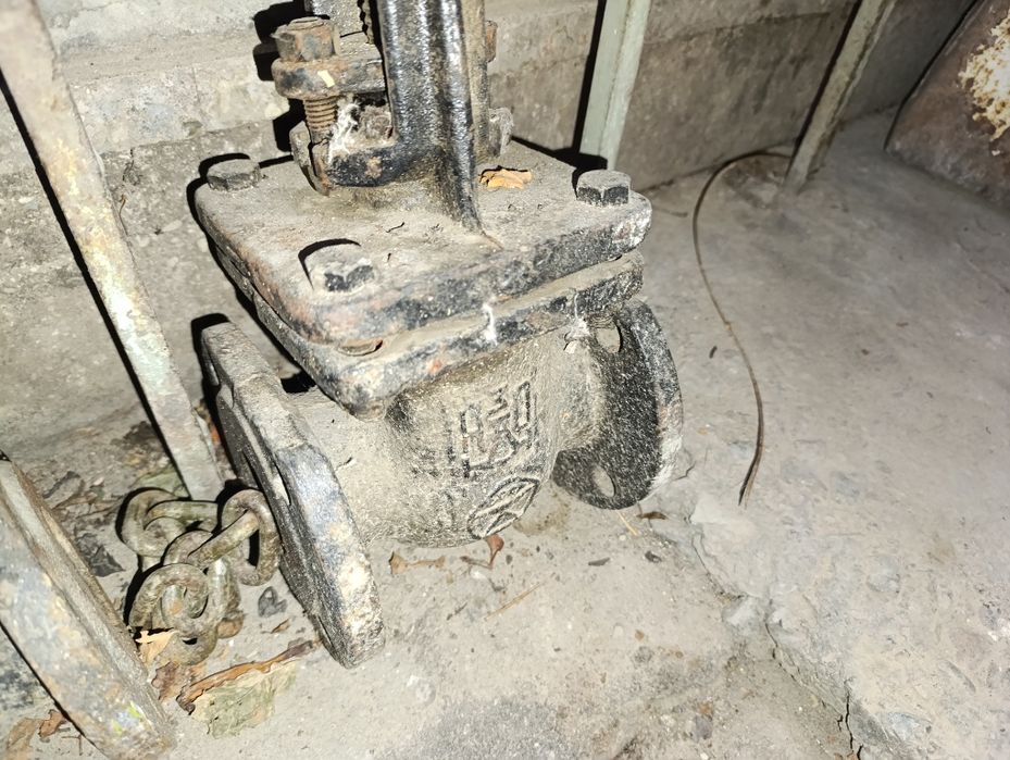 Чугунные задвижки и фланец