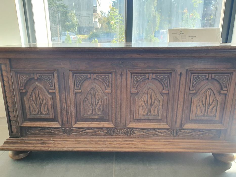 Мебели от масив много яки.