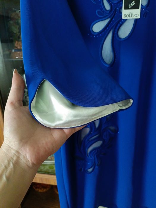 Платья разные,почти новые