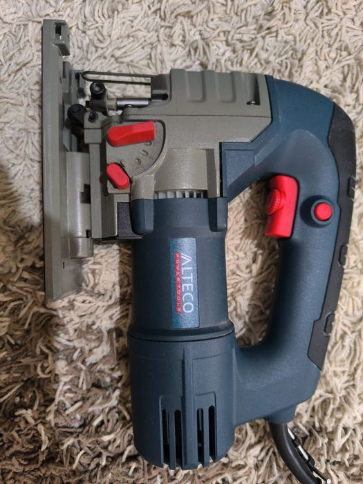 Продается Лобзиковая пила