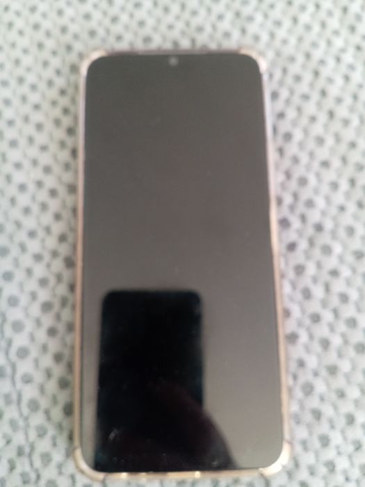 Продам телефон Виво Y21