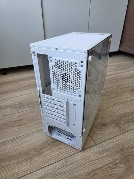 Продам новый корпус Ginzzu RX330
