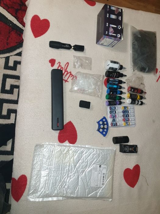 Vând   trusa  tatuaje   pentru începători