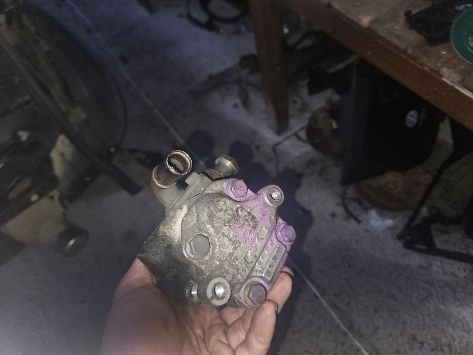 Pompa servo direcție t4