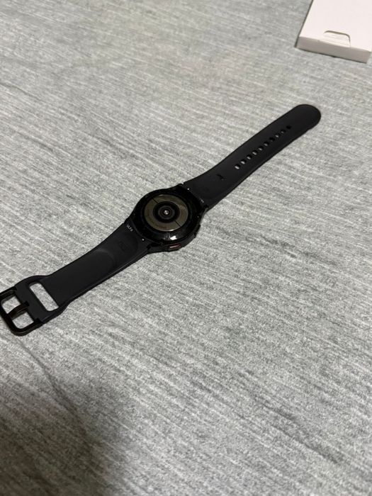 Продам Samsung Galaxy Watch4 — 65.000