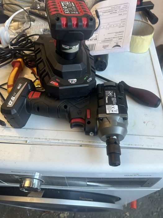 Bormasina impact 20v 400 Nm si 12v 5anp