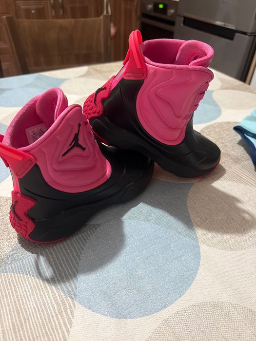 Обувки Nike розови детски