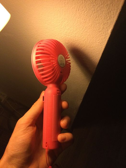 Ventilator portabil de mână, nou
