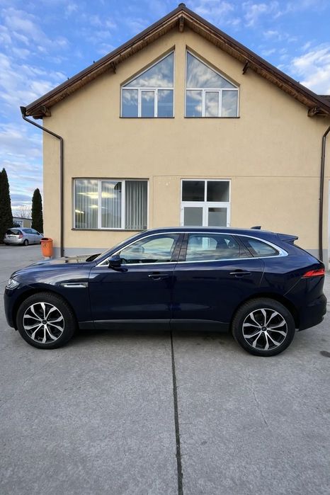 Jaguar F-Pace Jaguar F-PACE 3.0 V6 Diesel AWD • 300 CP • Garanție 24 luni• Factura