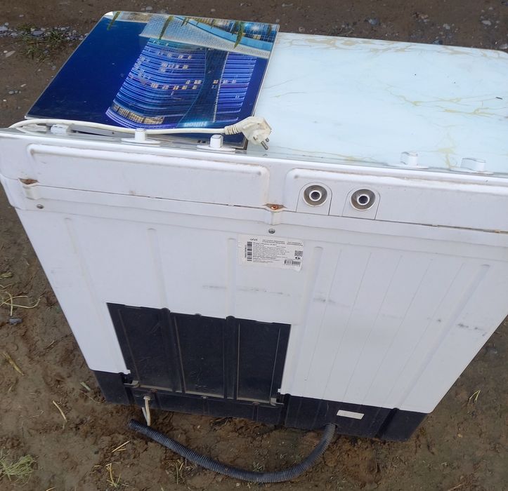 Kir moshina sotiladi 600ming