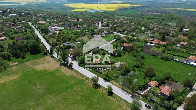 Ексклузивен урегулиран поземлен имот за продажба, с двуетажна къща, то