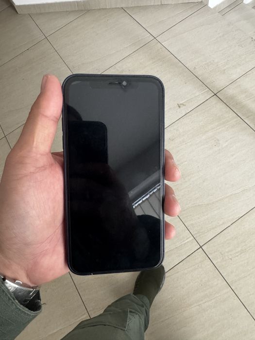 Продаю Айфон XR в оболочке 13 про макс