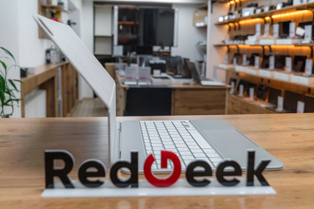 Magic Keyboard 13" M4 Рассрочка Магазин Red Geek