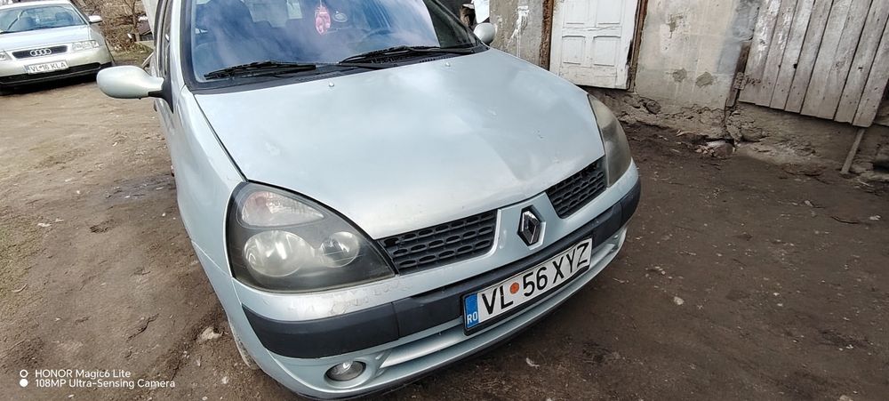 Vând Renault clio 1.2 benzina 16 valve an 2001