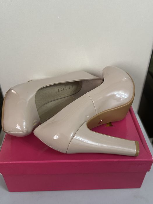 сифати яхши 1 марта кийилган каробкалари бор