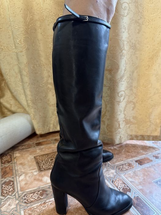 Продам зимние сапоги Basconi