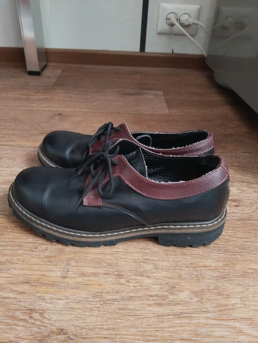 Продам туфли школьные на мальчика