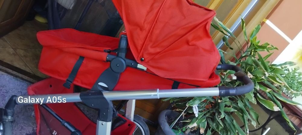 Vând cărucior bebe Baby care