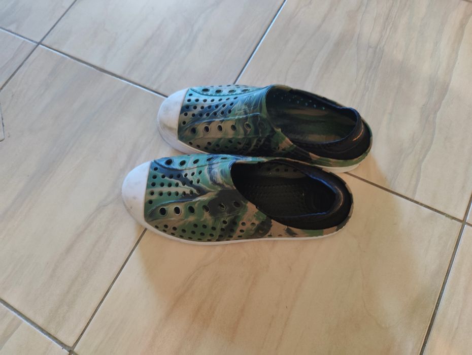 Slapi / papuci Skechers mărimea 36