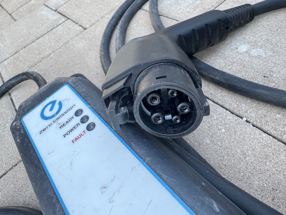 Зарядно за електромобил 7 kw Type 1 + Type 2