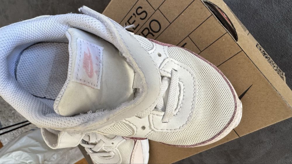 Детски маратонки Nike разнер 26