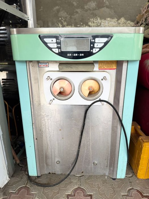 Продам аппарат для мороженое