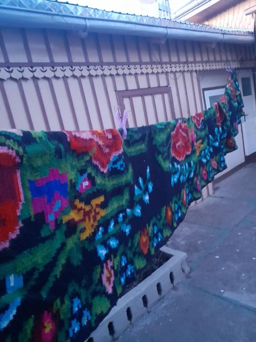 Covoare rustice și scoarță