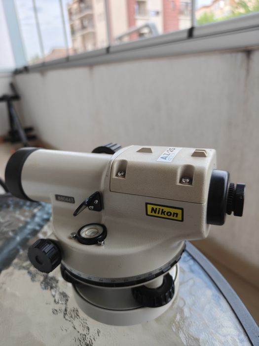 Nivel optic Nikon AZ250