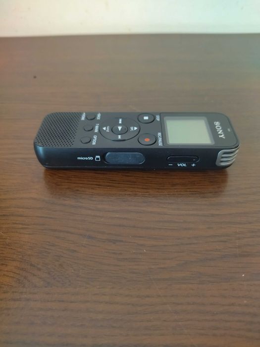 Продавам цифров диктофон Sony ICD-PX470